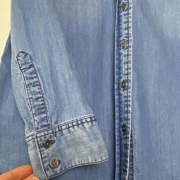 GAP Maternity Denim Womens Soft Distressed Button Up w/ pockets Size Small - Picture 2 of 11